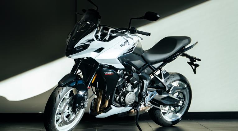 Tiger Sport 660 Black & White