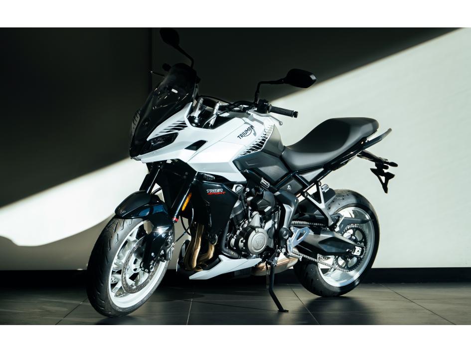 Tiger Sport 660 Black & White
