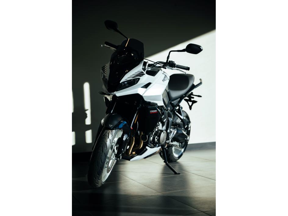 Tiger Sport 660 Black & White
